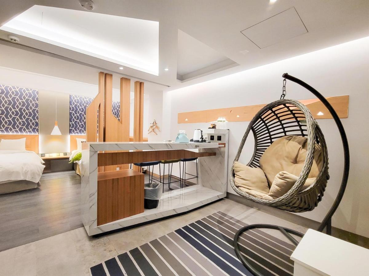 Check Inn Taichung Zhongshan Экстерьер фото