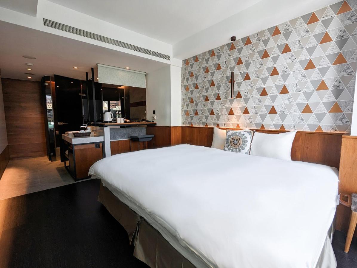Check Inn Taichung Zhongshan Экстерьер фото