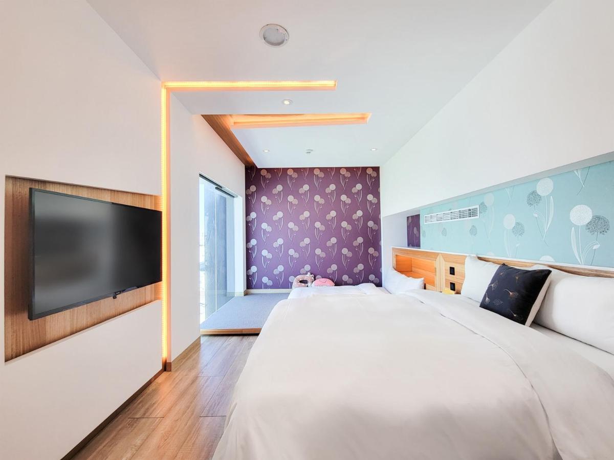 Check Inn Taichung Zhongshan Экстерьер фото